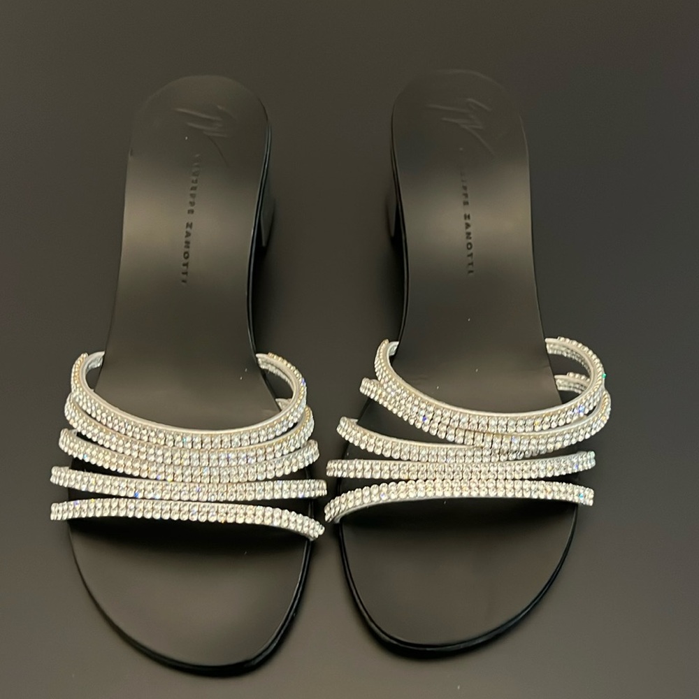 Giuseppe zanotti block heel